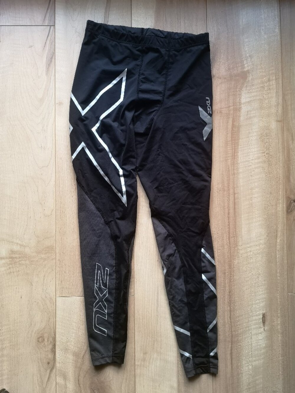 2XU Compression Tights / Leggings - Black & Silver - Size Large
